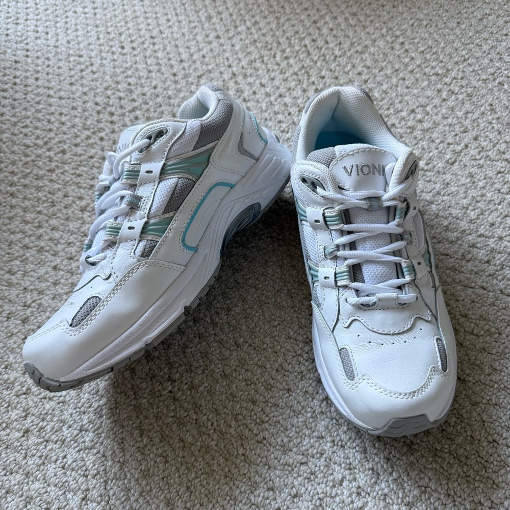 Vionic Women's Walker Classic Shoes size 9 in white and blue
